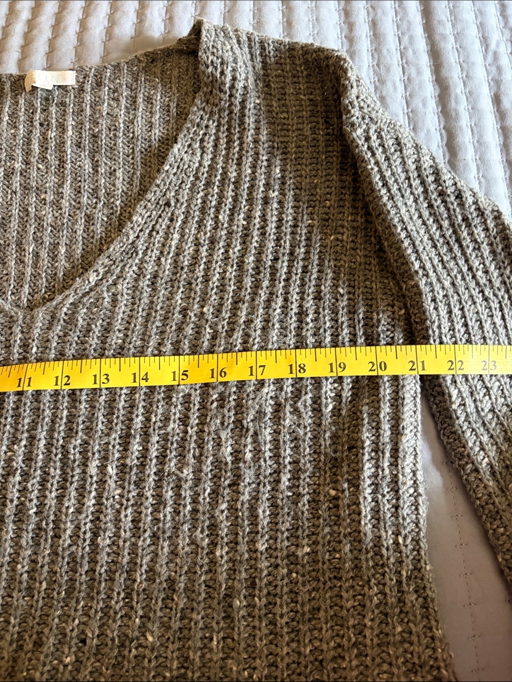 Abound Heather Gray V-Neck Ribbed Sweater - Picture 4 of 4